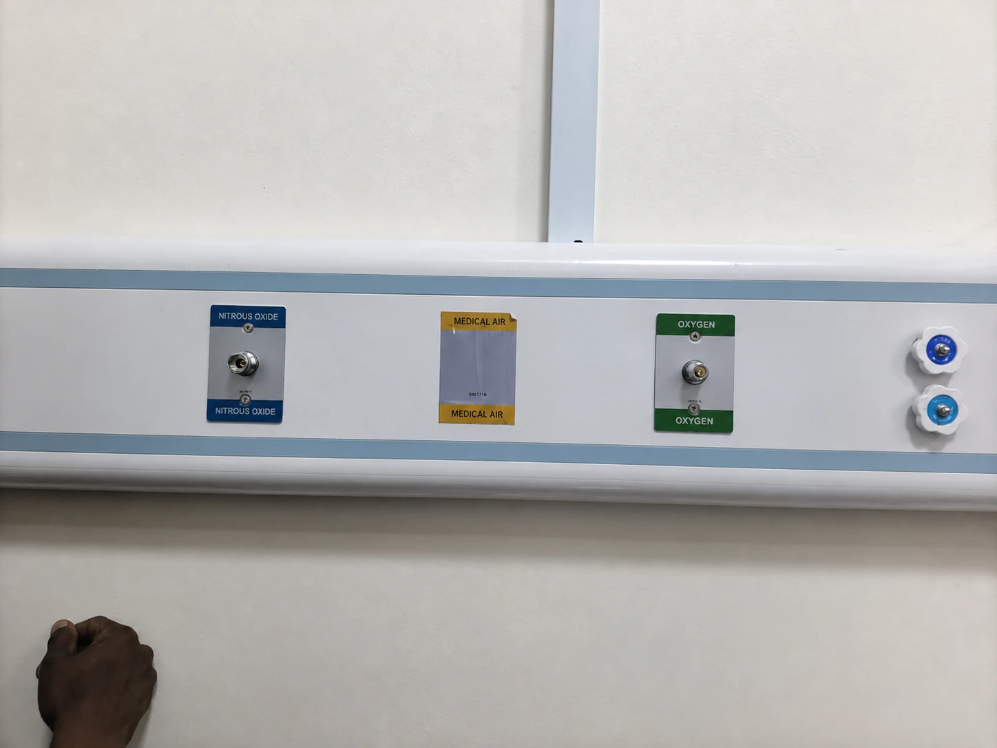 Janus Medical, Surgical & Aesthetics Group: Medical Gas and Controlled Environment Engineering (01)